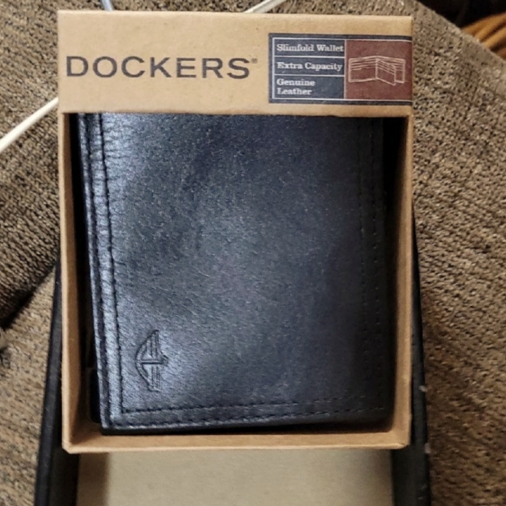 Brand new Dockers black leather wallet